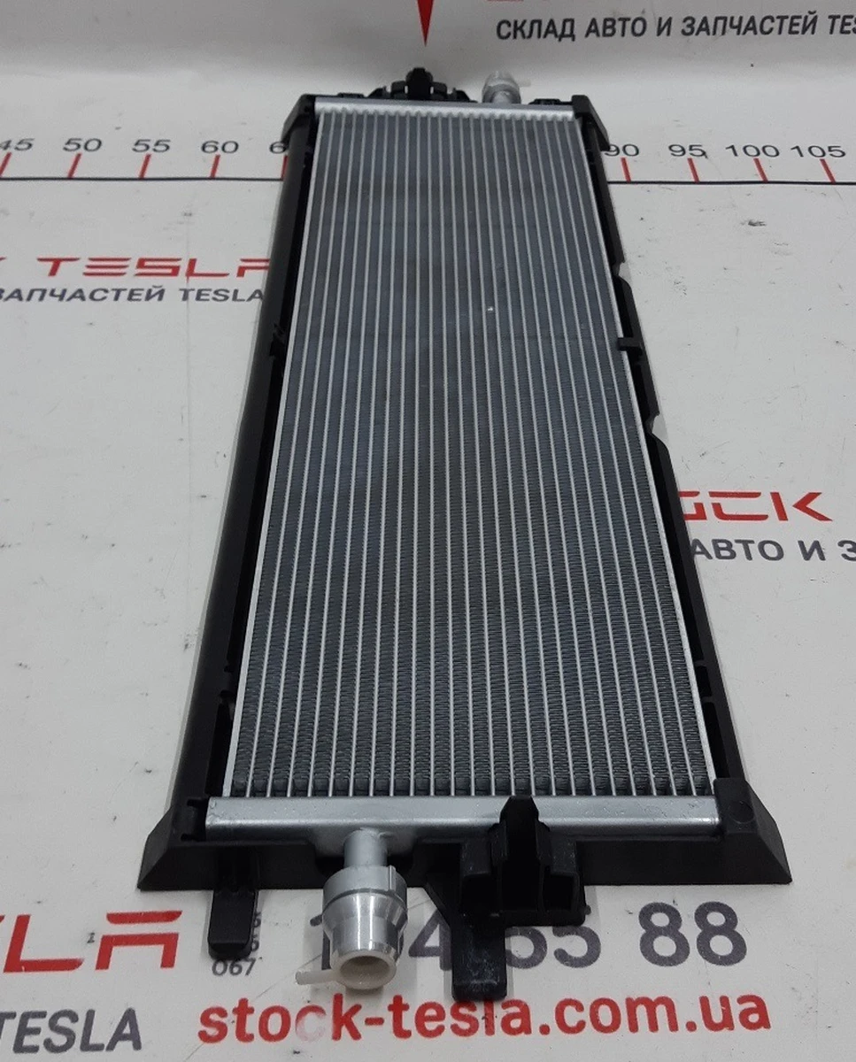 1 Радіатор охолодження основний NEW Tesla model 3 1077082-00-C