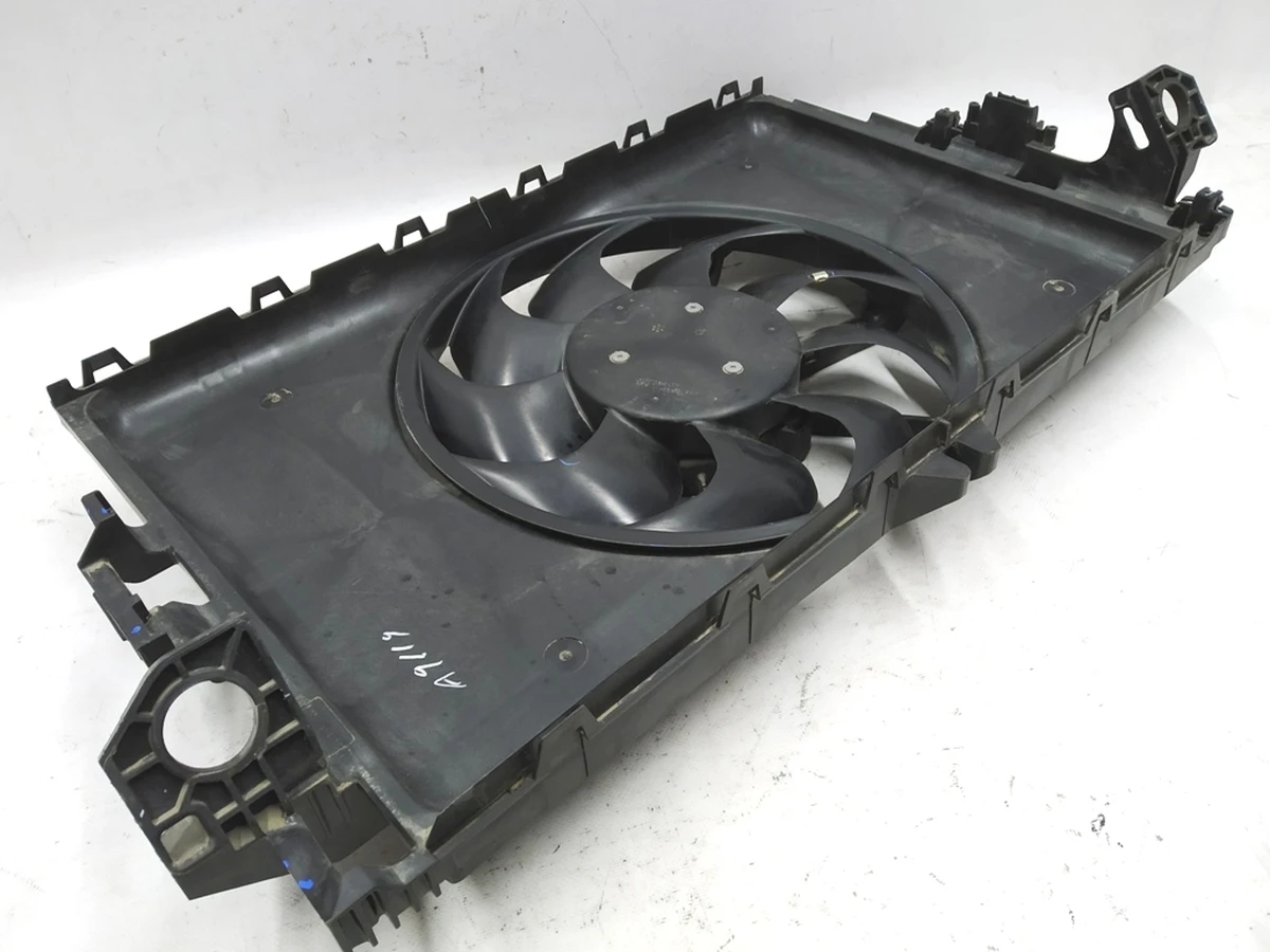 4 Вентилятор системы охлаждения (в сборе) Tesla model 3 1077084-00-E