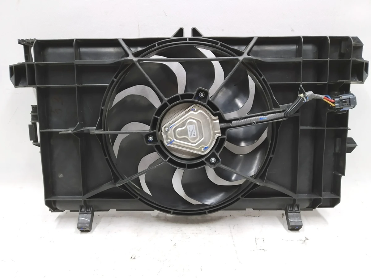 4 Вентилятор системы охлаждения (в сборе) Tesla model 3 1077084-00-E