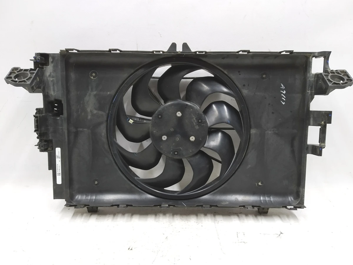 4 Вентилятор системы охлаждения (в сборе) Tesla model 3 1077084-00-E