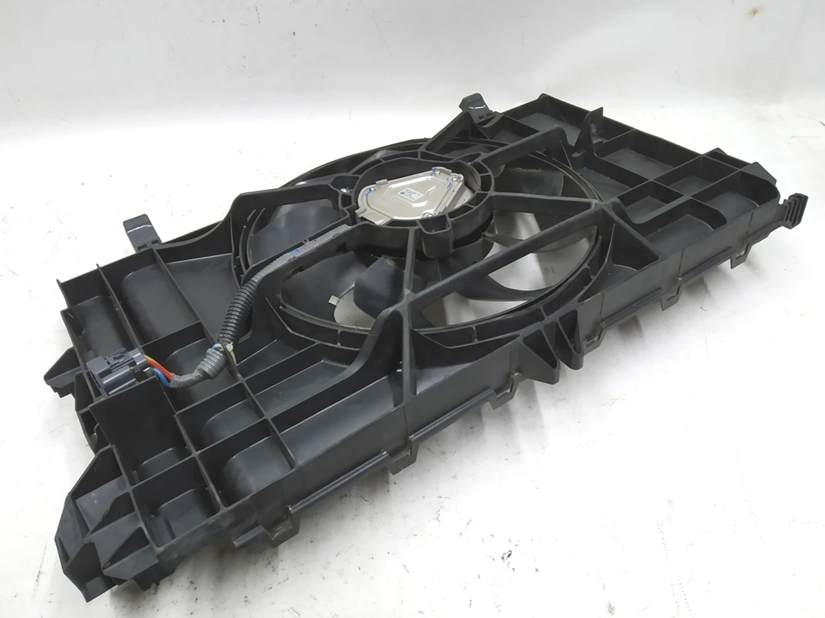 4 Вентилятор системы охлаждения (в сборе) Tesla model 3 1077084-00-E