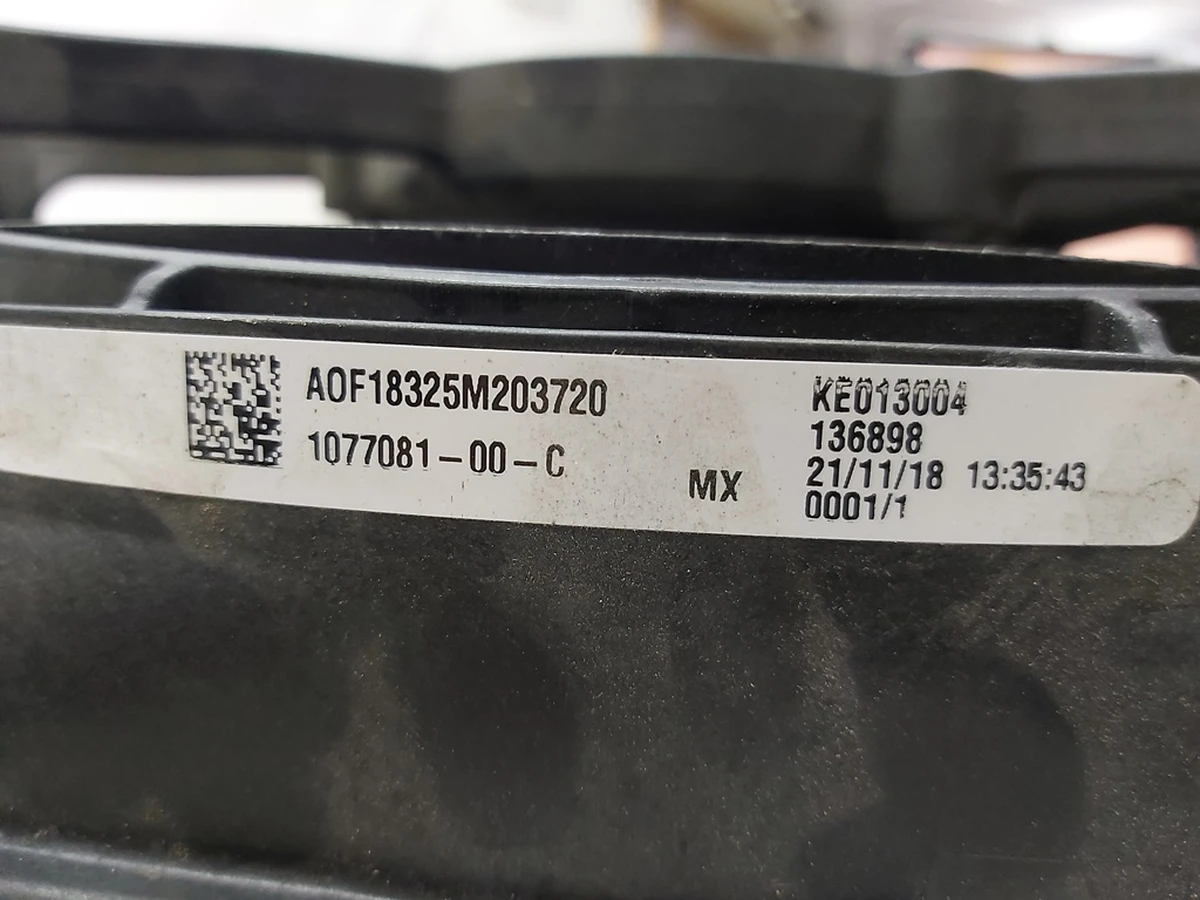 4 Вентилятор системи охолодження без втулок та подушок Tesla model 3 1077084-00-D