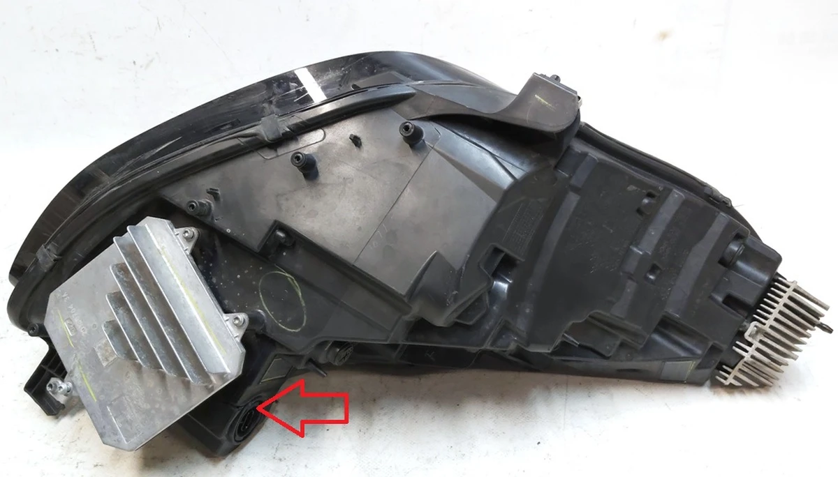 1 HD/LP ASY, SAE UP-LEVEL, LH with damage Tesla model 3, model Y 1077371-00-K