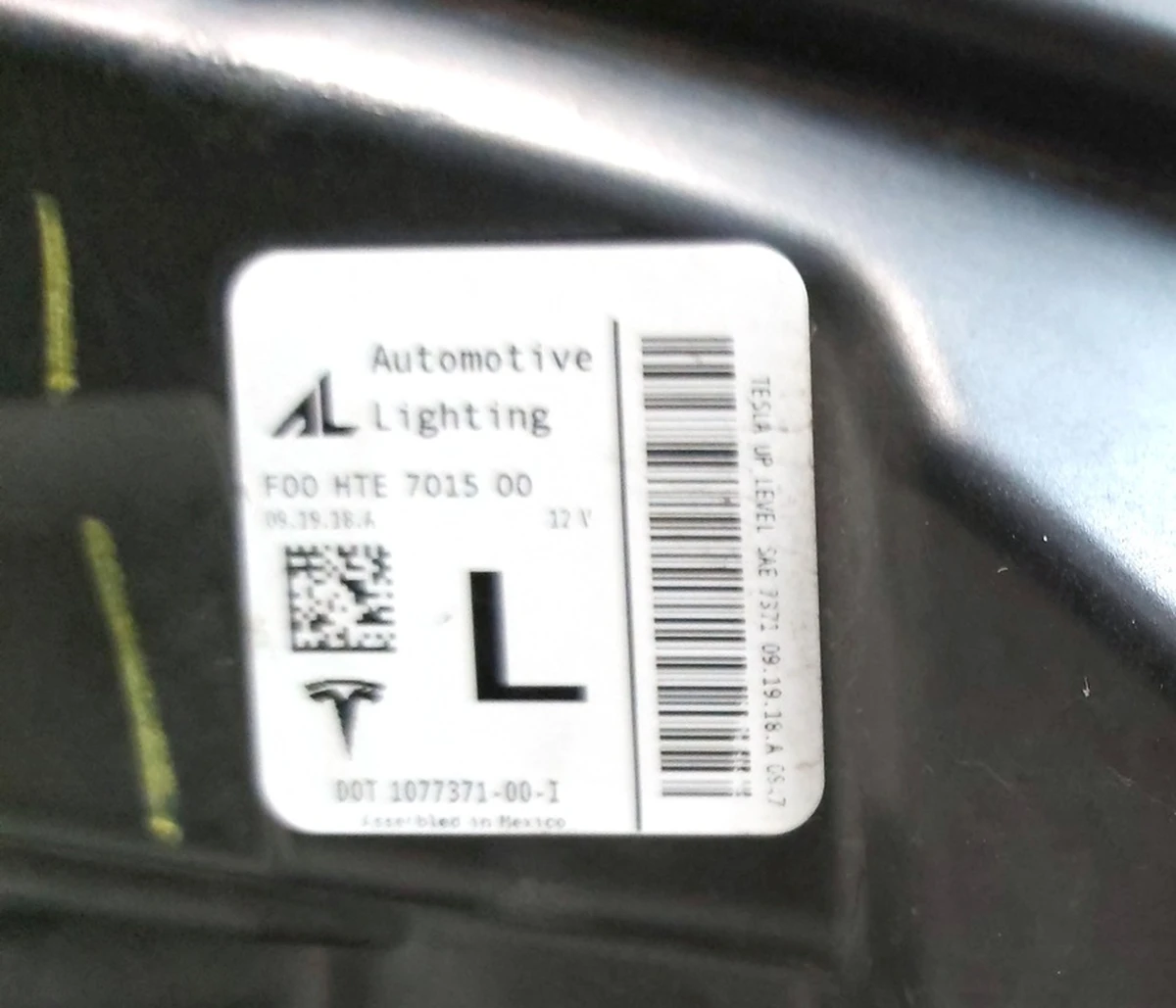 1 HD/LP ASY, SAE UP-LEVEL, LH with damage Tesla model 3, model Y 1077371-00-K