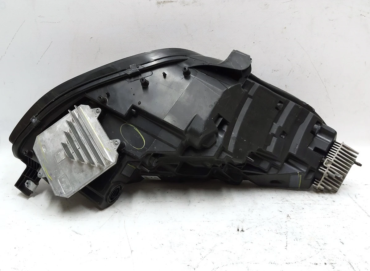 1 Фара головна ліва UP LEVEL (USA) Tesla model 3, model Y 1077371-00-K