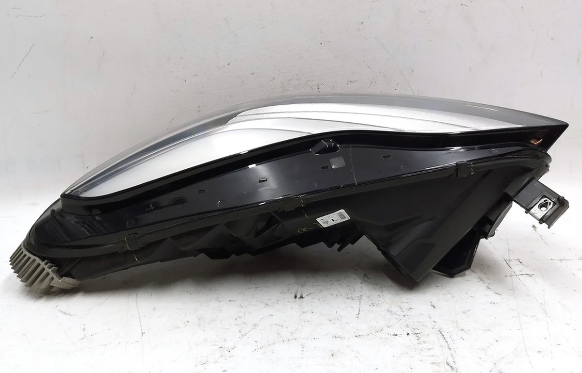 1 Фара головна ліва UP LEVEL (USA) Tesla model 3, model Y 1077371-00-K