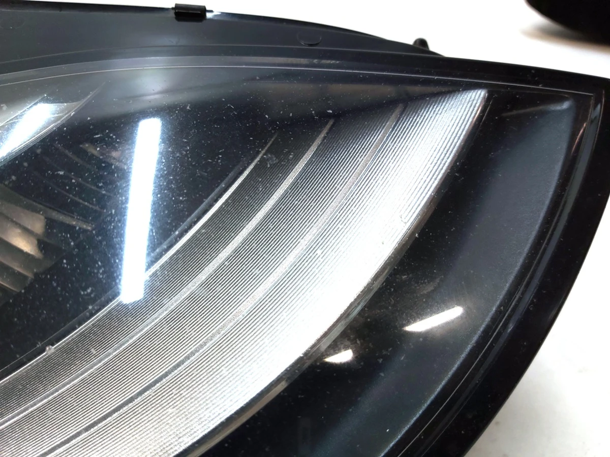 2 HD/LP ASY, SAE UP-LEVEL, RH with damage Tesla model 3, model Y 1077372-00-K