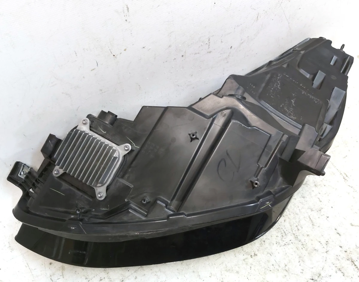 2 HD/LP ASY, SAE UP-LEVEL, RH glass scratches Tesla Model 3, Model Y 1514953-00-C