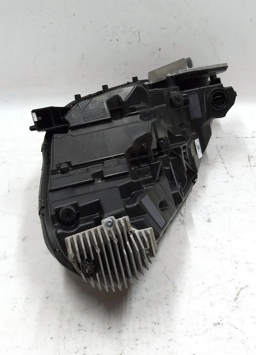 2 Фара головна права UP LEVEL (USA) Tesla model 3, model Y 1077372-00-K