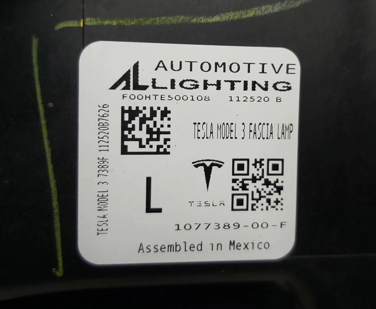 1 Фара противотуманная левая SAE BASE пустая Tesla model 3 1077389-00-F