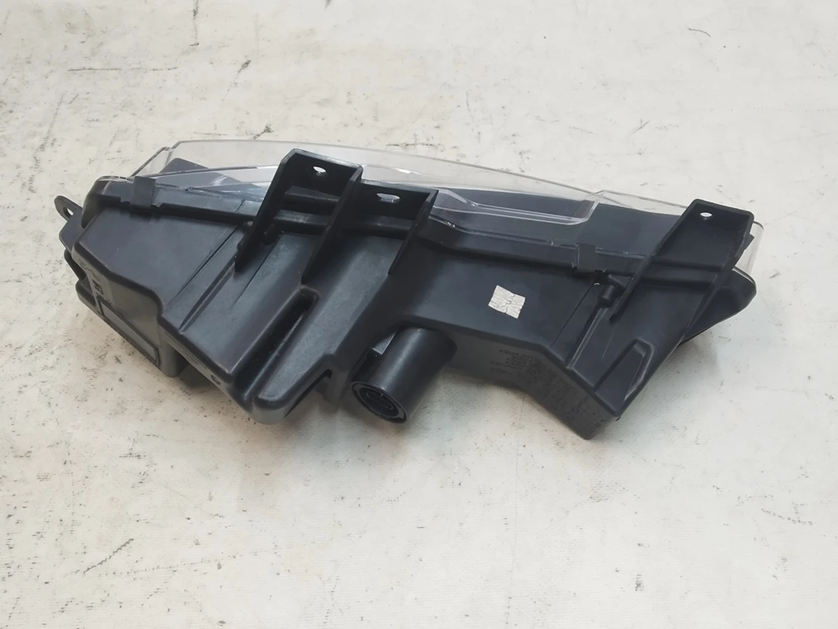 2 Фара противотуманная правая SAE BASE пустая (повреждение) Tesla Model 3 1077390-00-F