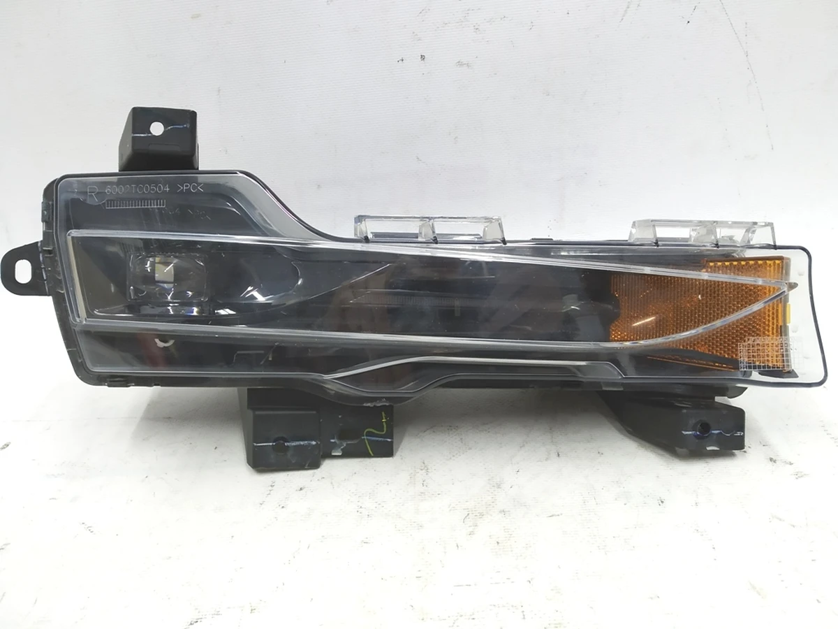 2 Fog headlight right (full) UP-LEVEL Tesla model 3 1077392-00-E