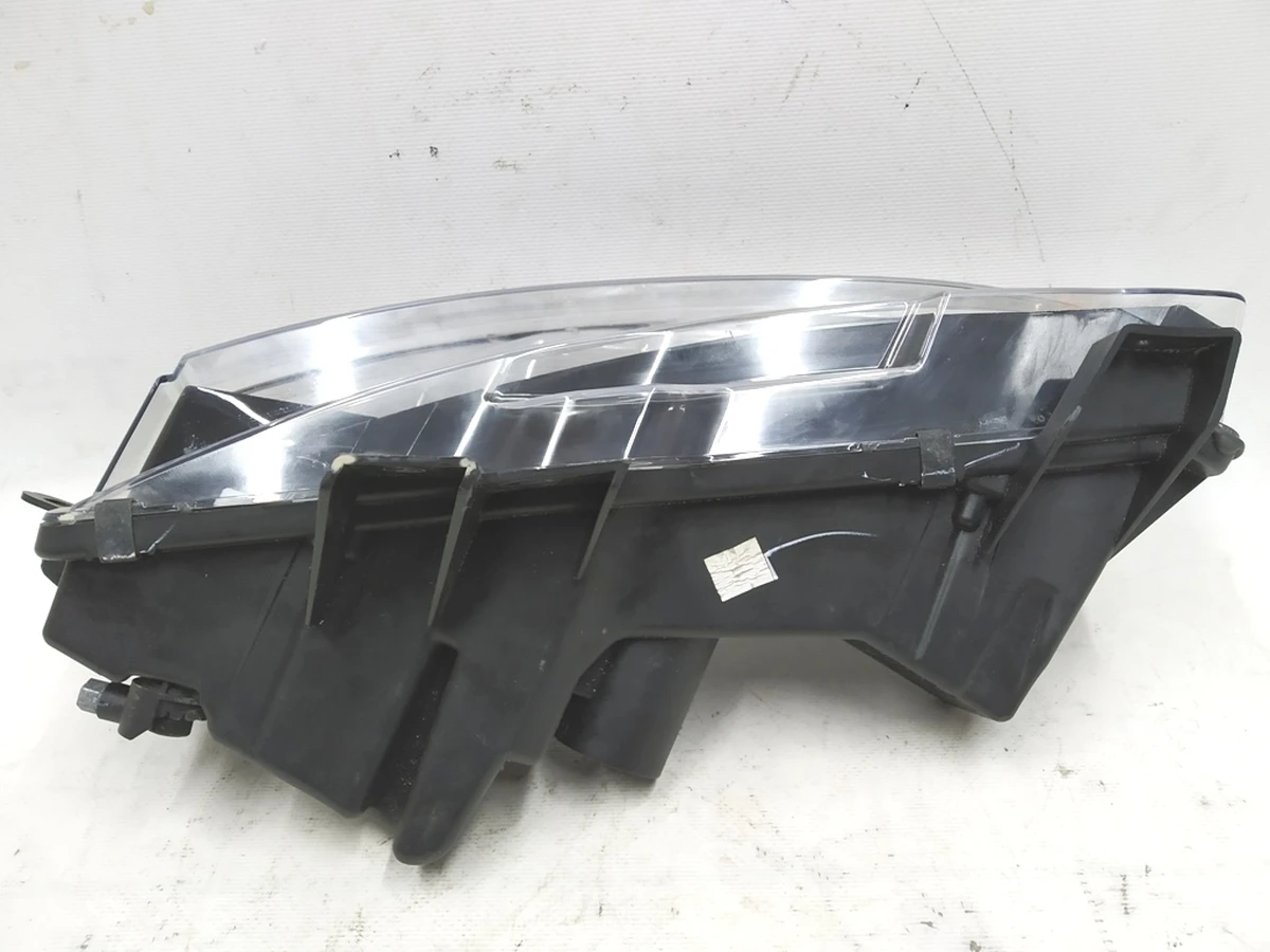 2 Fog headlight right (full) UP-LEVEL Tesla model 3 1077392-00-E