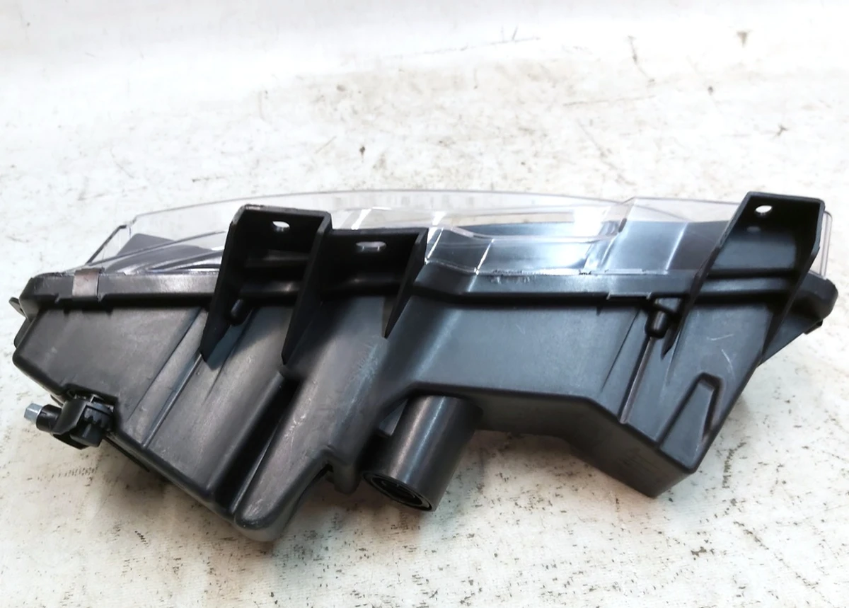 2 Фара протитуманна права (повна) ECE UP-LEVEL Tesla model 3 1077396-00-D