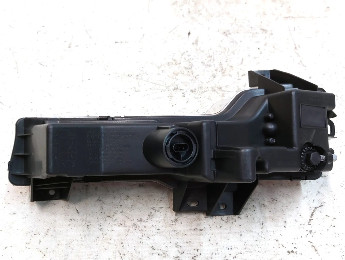 2 Фара протитуманна права (повна) ECE UP-LEVEL Tesla model 3 1077396-00-D