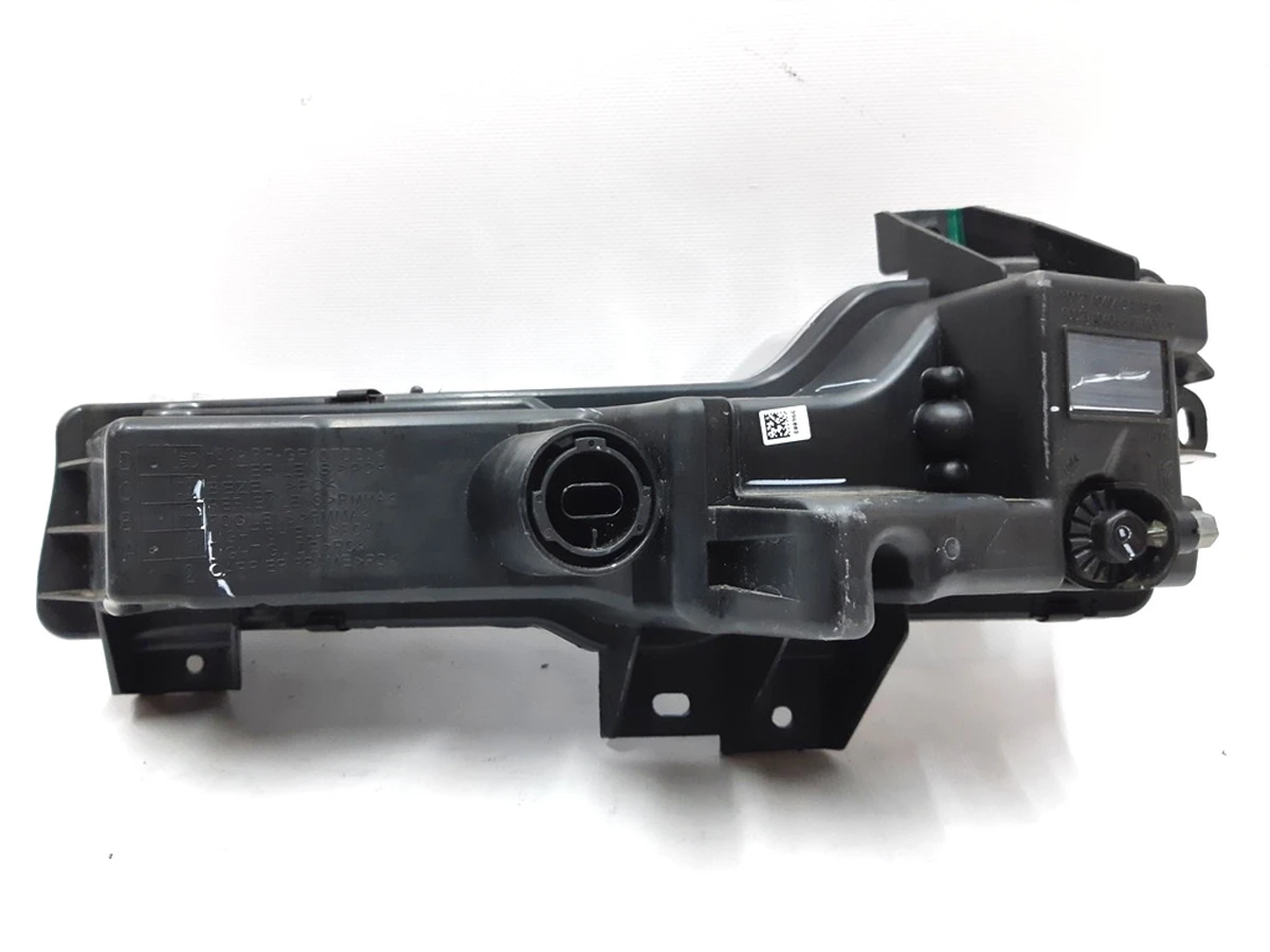 2 Фара протитуманна права (повна) ECE UP-LEVEL із пошкодженням EU Tesla model 3 1077396-00-D