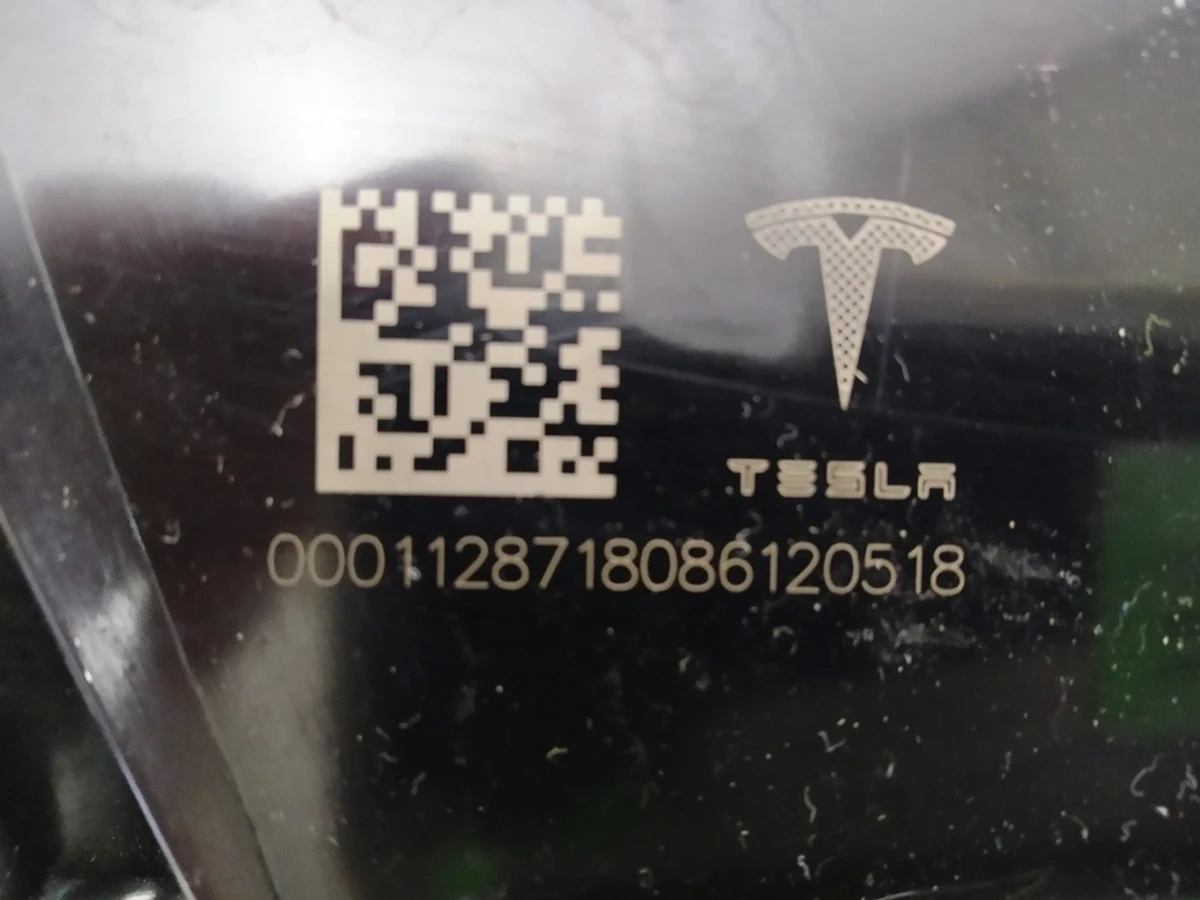 2 Ліхтар правий зовнішній (USA) 3 pin Tesla model 3, model Y 1077398-00-F