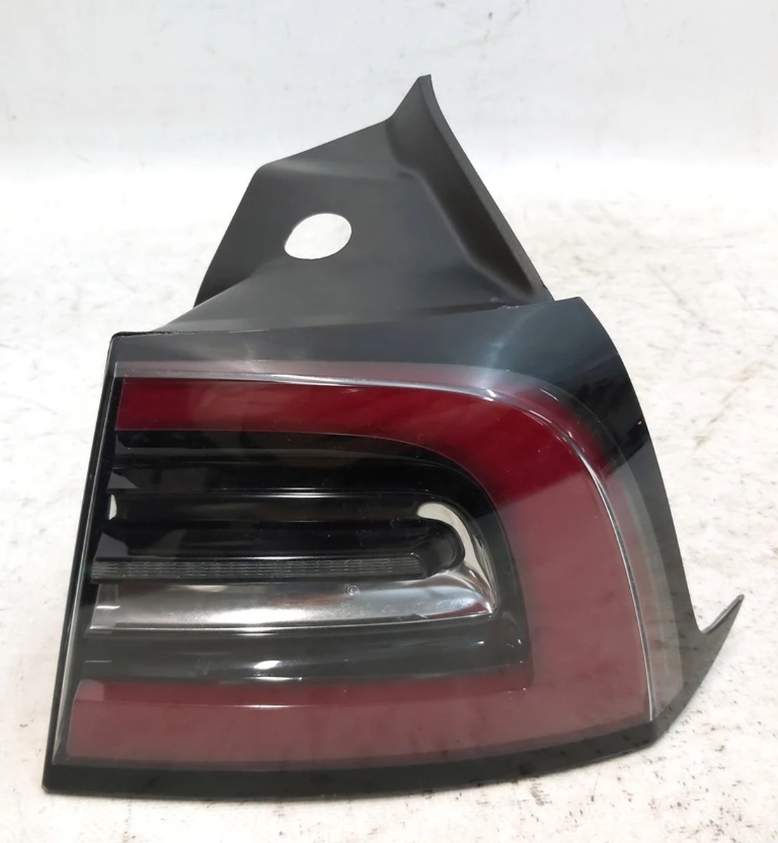 2 LAMP ASY, REAR BODYSIDE SAE, RH (USA) Tesla model 3, model Y 1077398-00-F