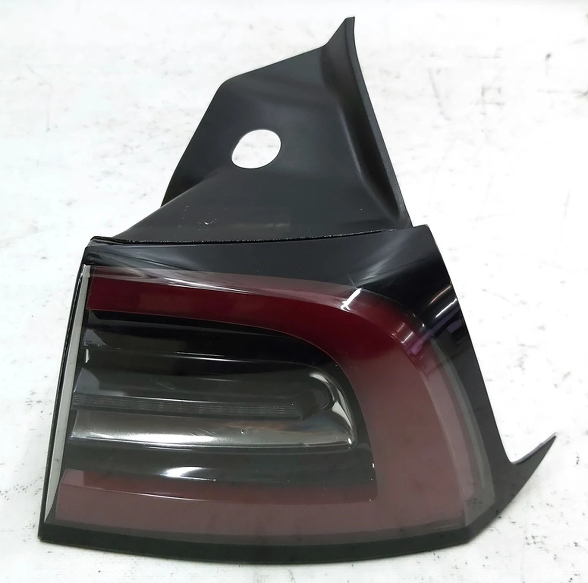 2 LAMP ASY, REAR BODYSIDE SAE, RH (USA) Tesla model 3 model Y 1077398-00-F