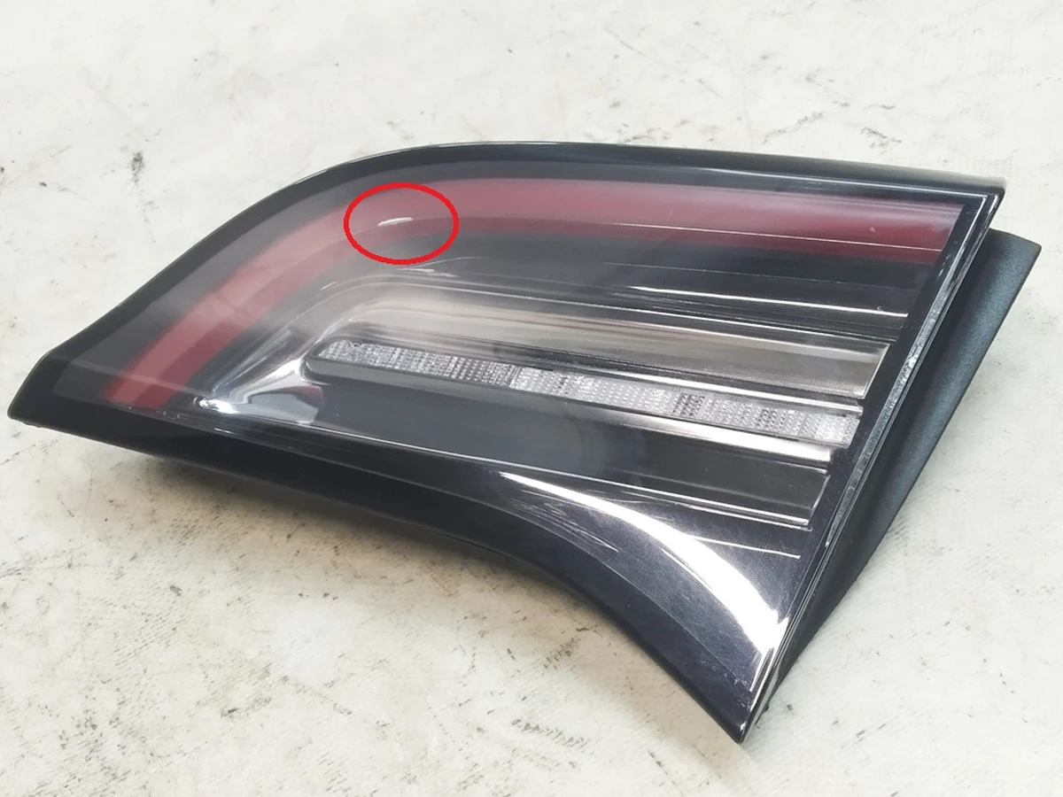 4 TAIL LAMP ASSEMBLY - LIFTGATE - TRUNK SAE - RIGHT HAND 3 pin Tesla MODEL 3 (GLOBAL), MODEL Y (USA) 1077402-00-G