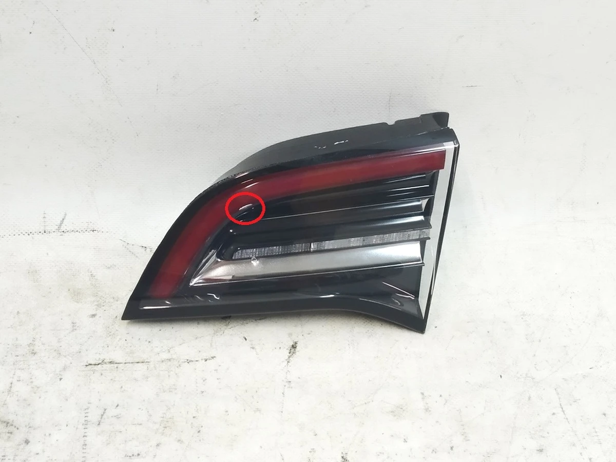 4 TAIL LAMP ASSEMBLY - LIFTGATE - TRUNK SAE - RIGHT HAND 3 pin Tesla MODEL 3 (GLOBAL), MODEL Y (USA) 1077402-00-G