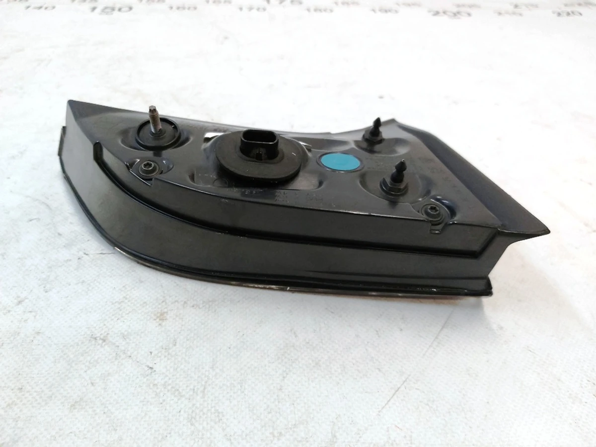 LAMP ASY, LIFTGATE SAE, RH 3 pin Tesla MODEL 3 (GLOBAL), MODEL Y (USA) 1077402-00-G