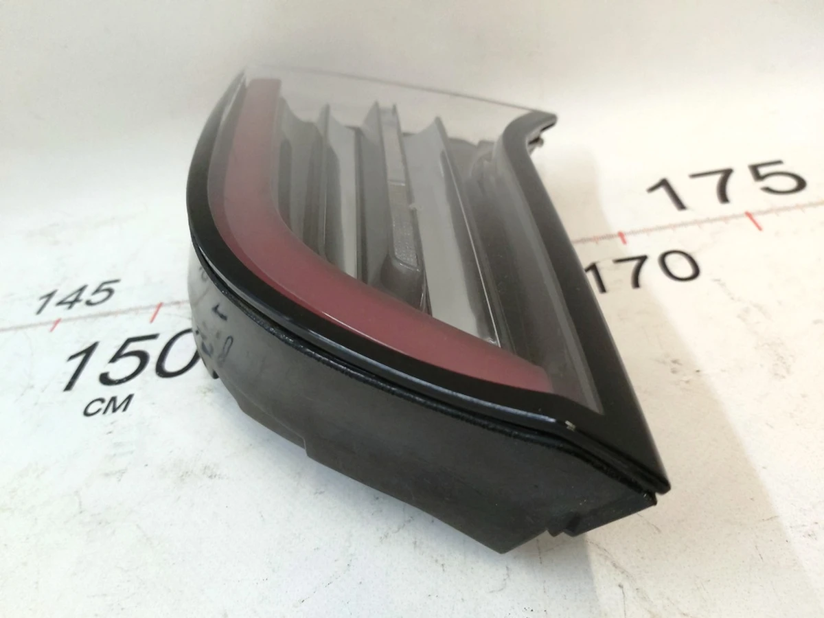 LAMP ASY, LIFTGATE SAE, RH 3 pin Tesla MODEL 3 (GLOBAL), MODEL Y (USA) 1077402-00-G