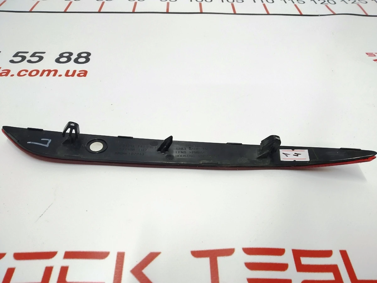 6 Відбивач заднього бампера лівий пасивний Tesla model 3 1077406-00-F