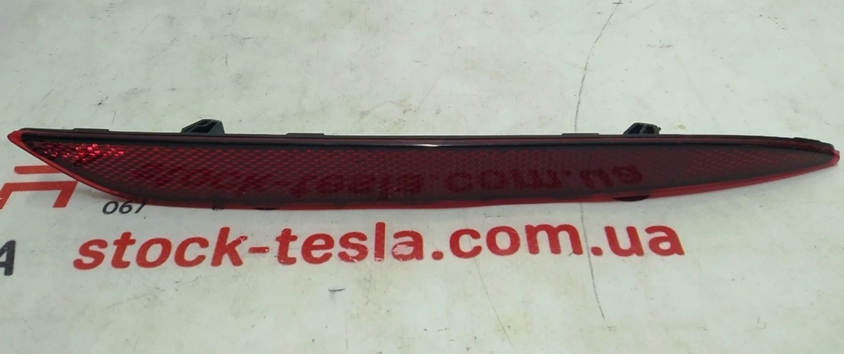 7 Отражатель заднего бампера правый пассивный NEW Tesla model 3 1077407-00-F