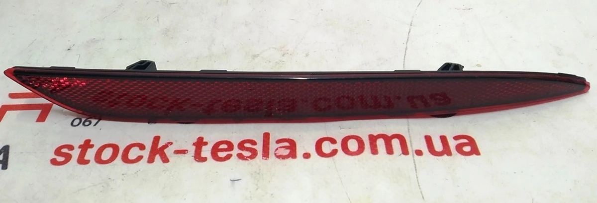7 Отражатель заднего бампера правый пассивный NEW Tesla model 3 1077407-00-F