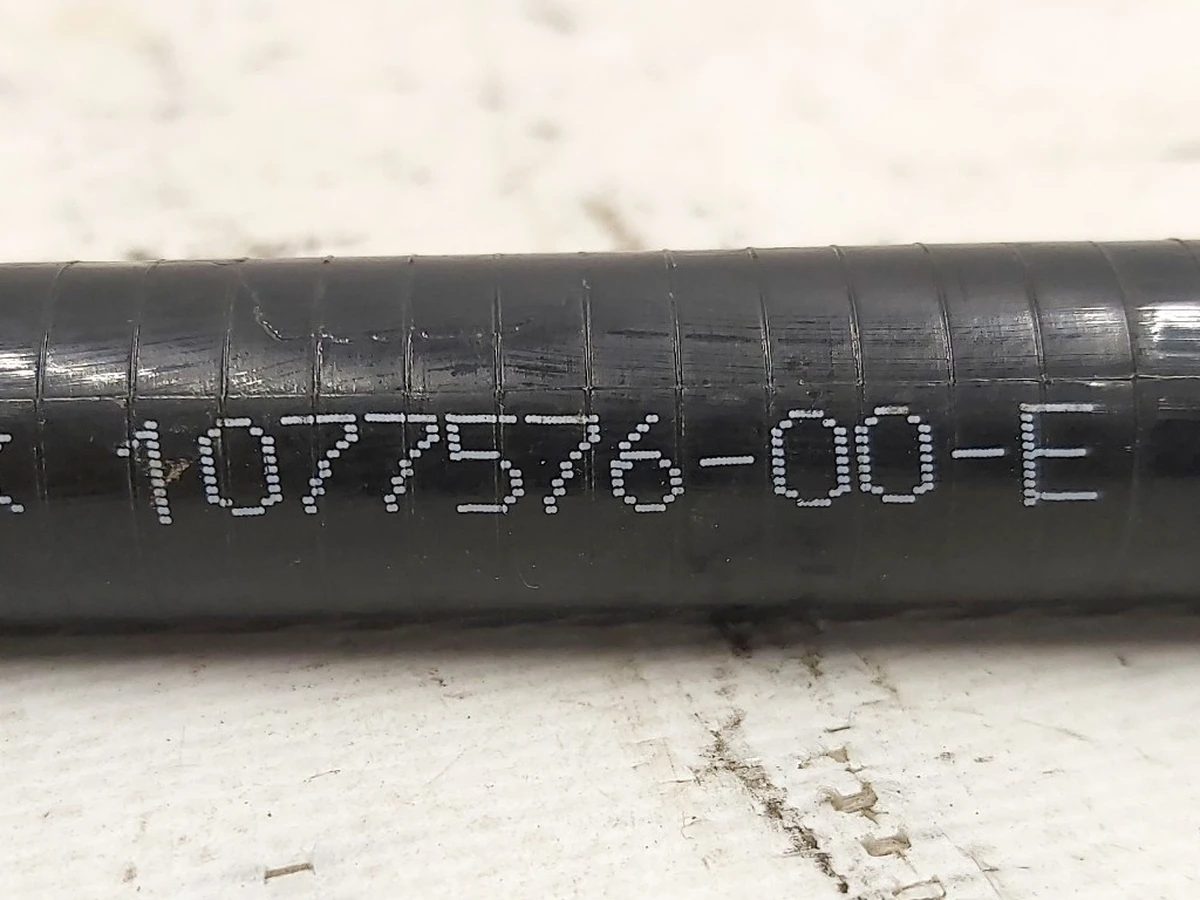 1 Патрубок системы охлаждения основной батареи правый RWD AWD Tesla model 3, model Y 1077576-00-E