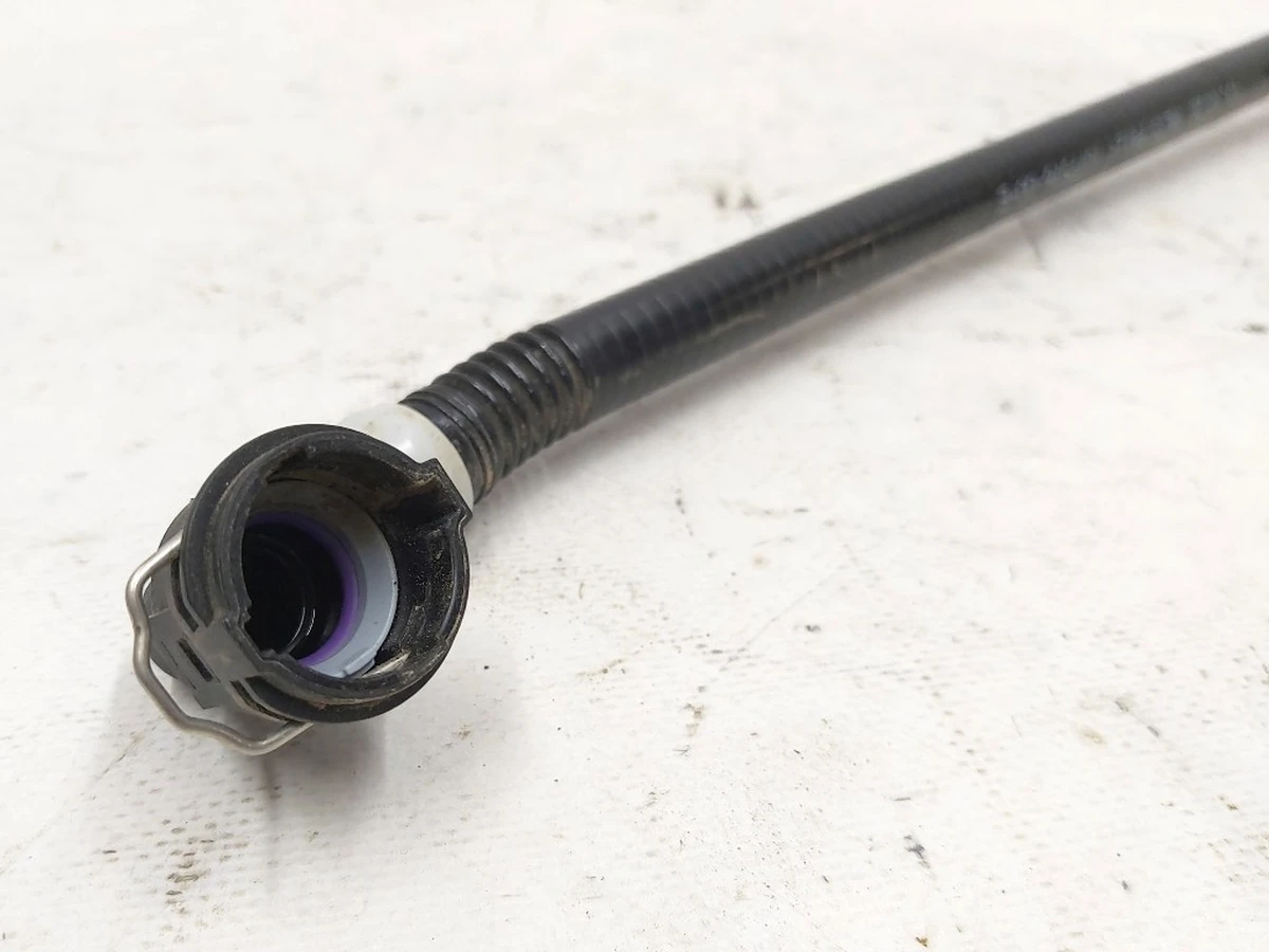 1 Патрубок системы охлаждения основной батареи правый RWD AWD Tesla model 3, model Y 1077576-00-E