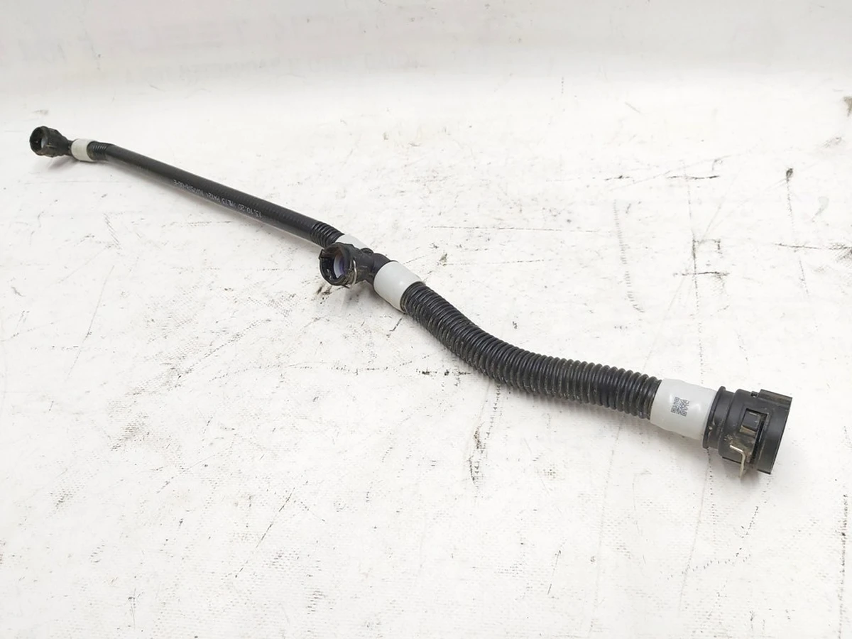 1 Патрубок системы охлаждения основной батареи правый RWD AWD Tesla model 3, model Y 1077576-00-E