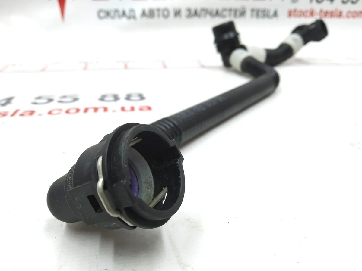 1 Патрубок системи охолодження основної батареї лівий AWD RWD Tesla Model 3, Model 3 Jan 2024, Model Y 1077577-00-F