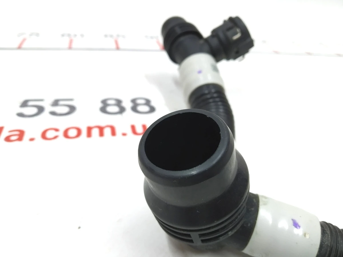 1 Патрубок системи охолодження основної батареї лівий RWD Tesla model 3 1077577-00-E