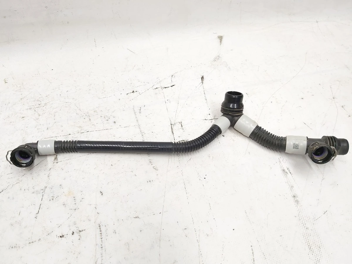 1 Патрубок системы охлаждения основной батареи левый AWD RWD Tesla Model 3, Model 3 Jan 2024, Model Y 1077577-00-F