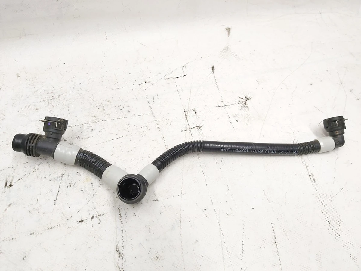 1 Патрубок системы охлаждения основной батареи левый AWD RWD Tesla Model 3, Model 3 Jan 2024, Model Y 1077577-00-F