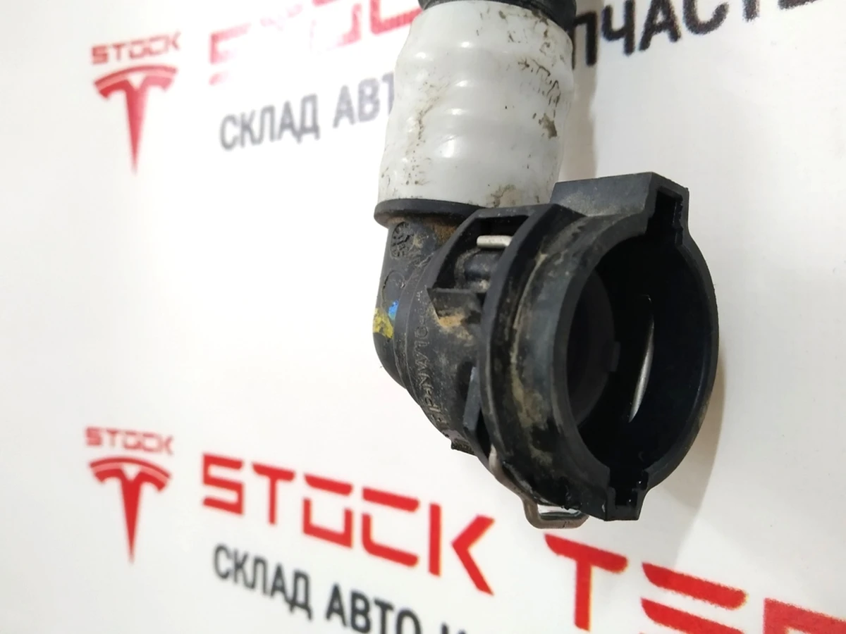 1 Патрубок системи охолодження основної батареї AWD RWD Tesla model 3 1530118-00-A