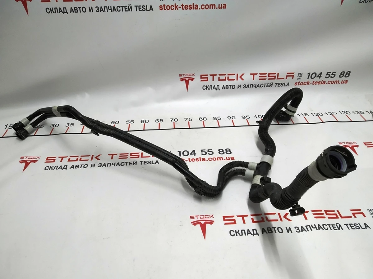 10 Hose (BATT), CHILLER TO BATT, LHD RWD Tesla model 3 1077579-00-E