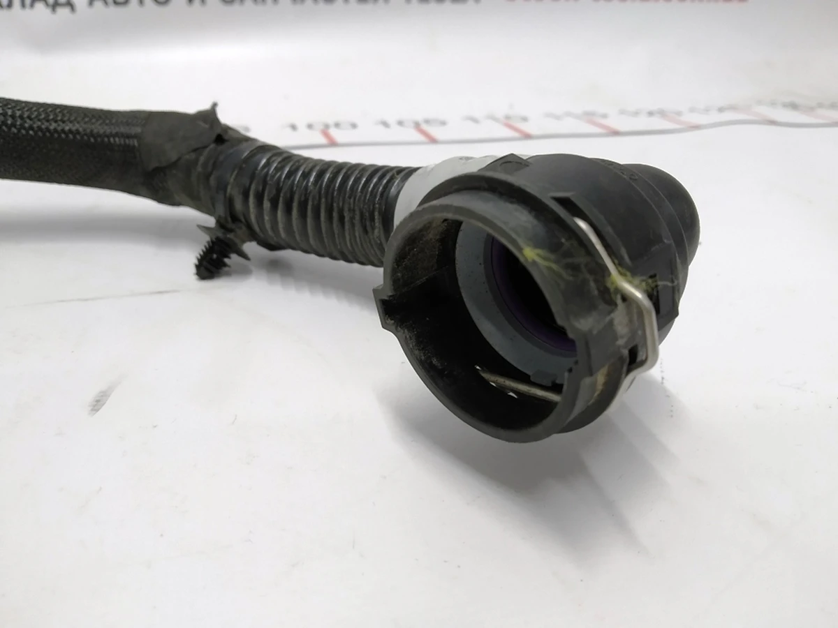 4 Патрубок системы охлаждения заднего мотора Tesla Model 3, Model Y 1077585-00-F