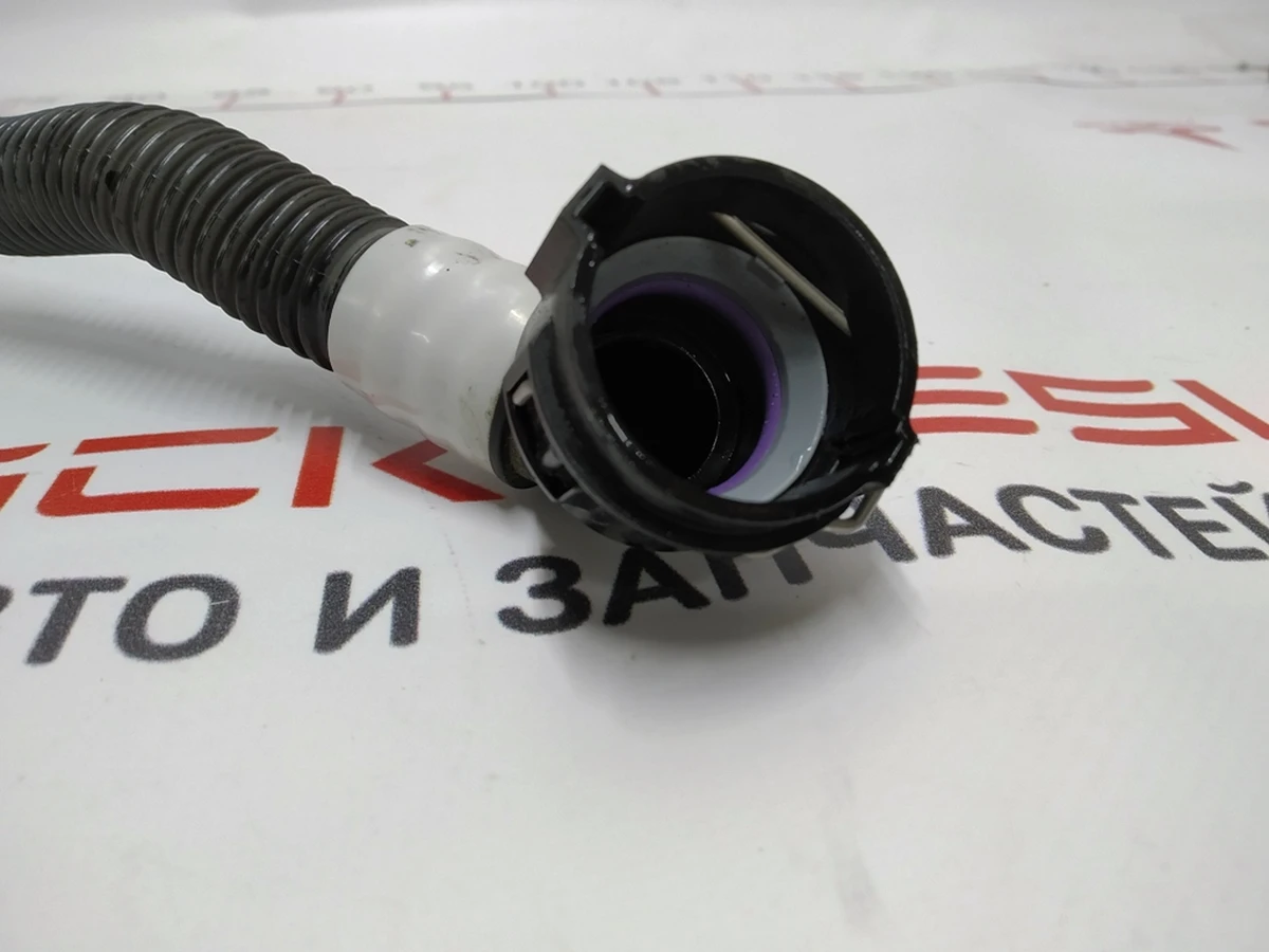 3 Патрубок системы охлаждения заднего мотора Tesla Model 3, Model Y 1077595-00-E