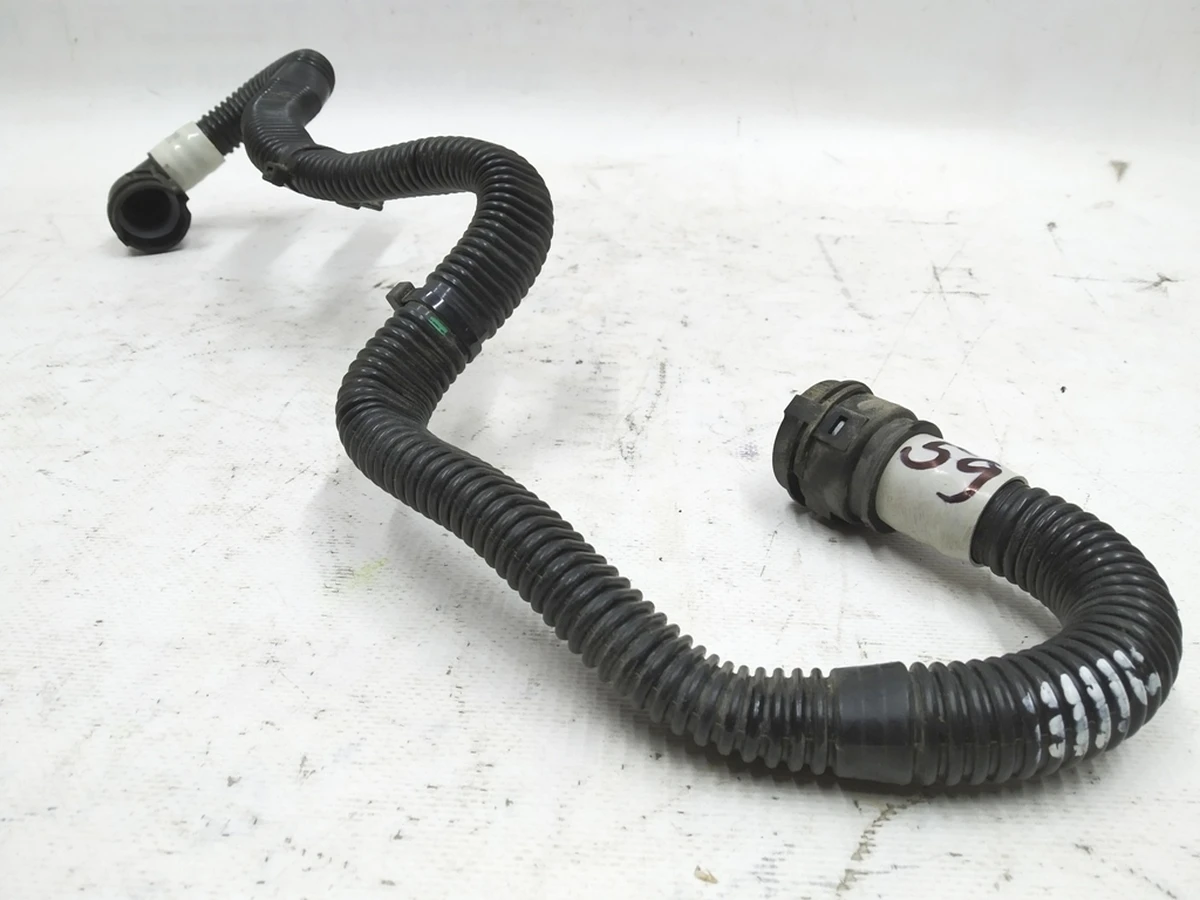 8 Патрубок охлаждения инвертора Tesla model 3 1077601-00-D