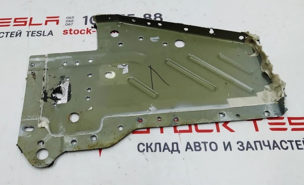 Чверть передня ліва кузовна панель днища передня ліва Tesla model 3 1073828-S0-B