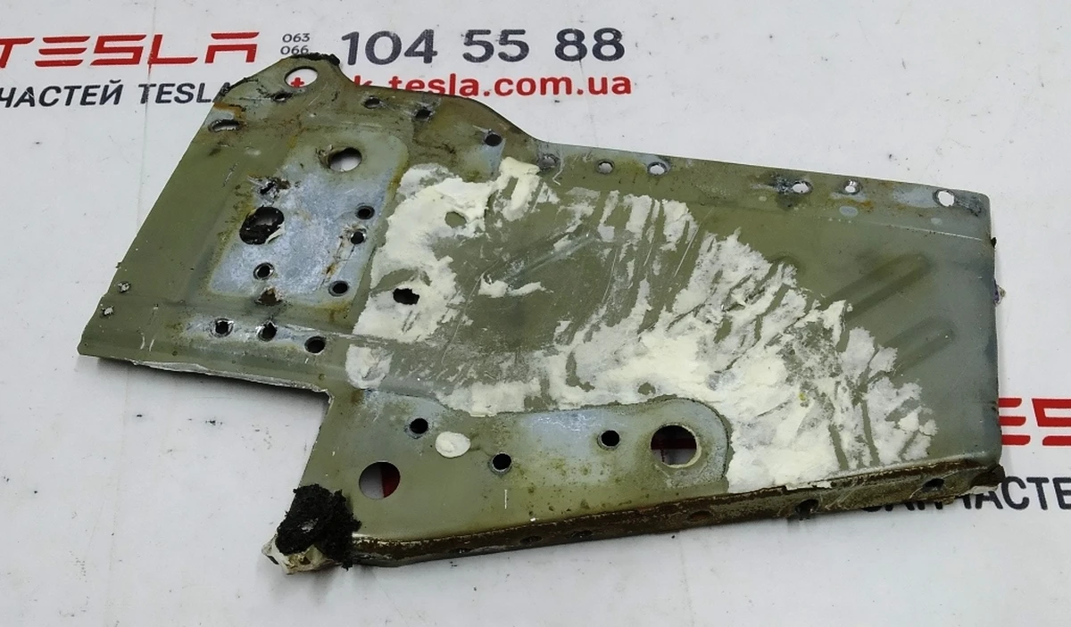 Чверть передня ліва кузовна панель днища передня ліва Tesla model 3 1073828-S0-B