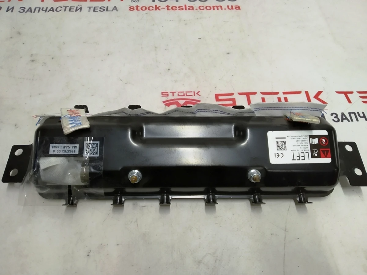 2 Подушка безпеки водія коліна Tesla model 3 1077825-00-D