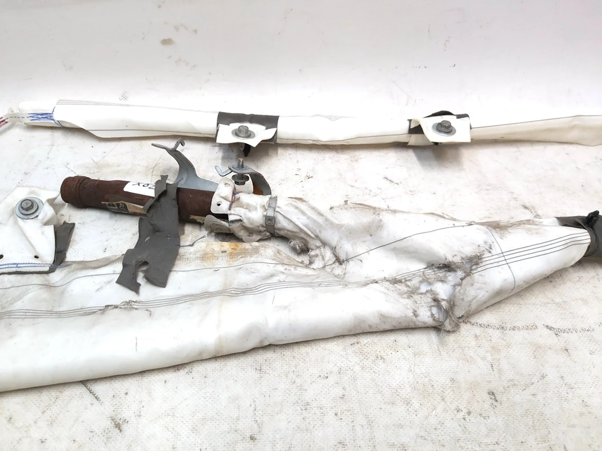 1 CURTAIN AIRBAG - LEFT HAND with damage Tesla model 3 1077827-00-E