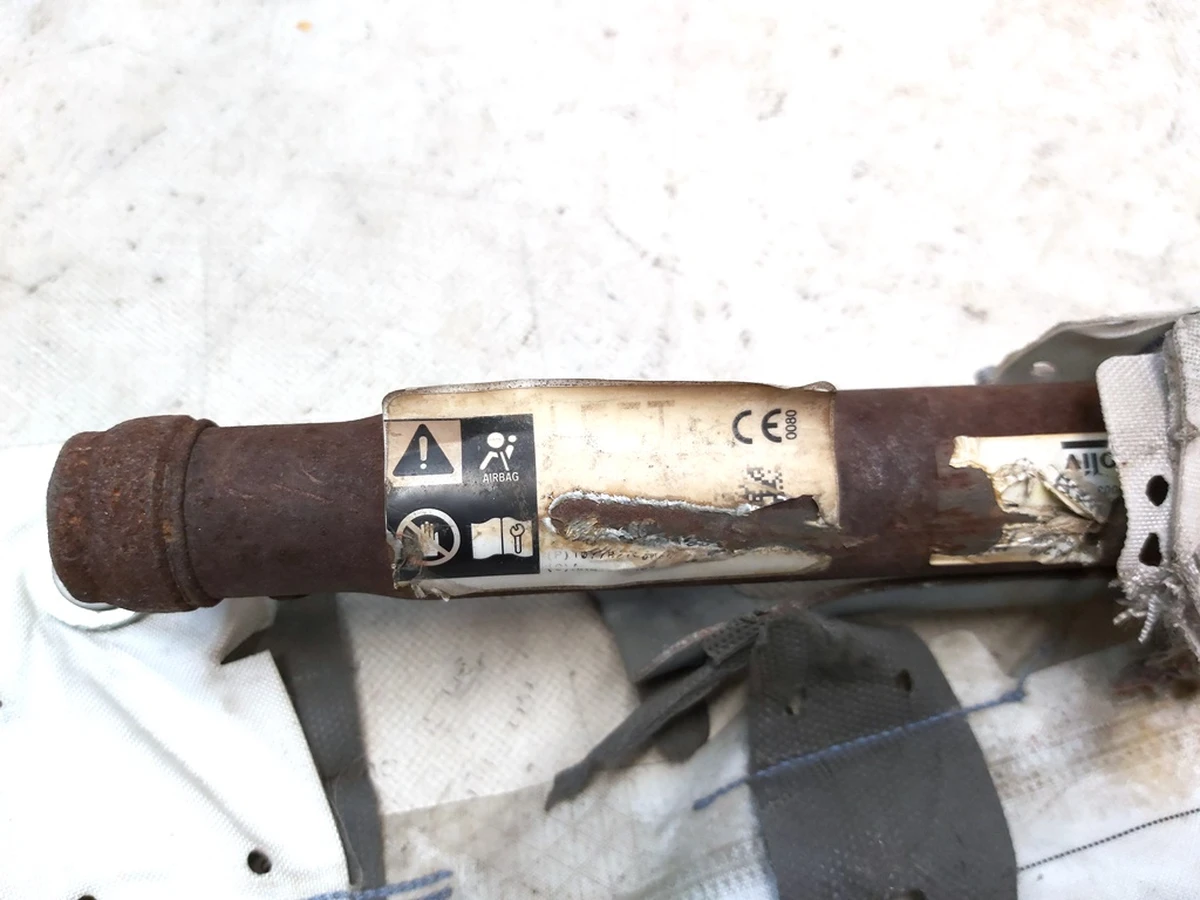 1 CURTAIN AIRBAG - LEFT HAND with damage Tesla model 3 1077827-00-E