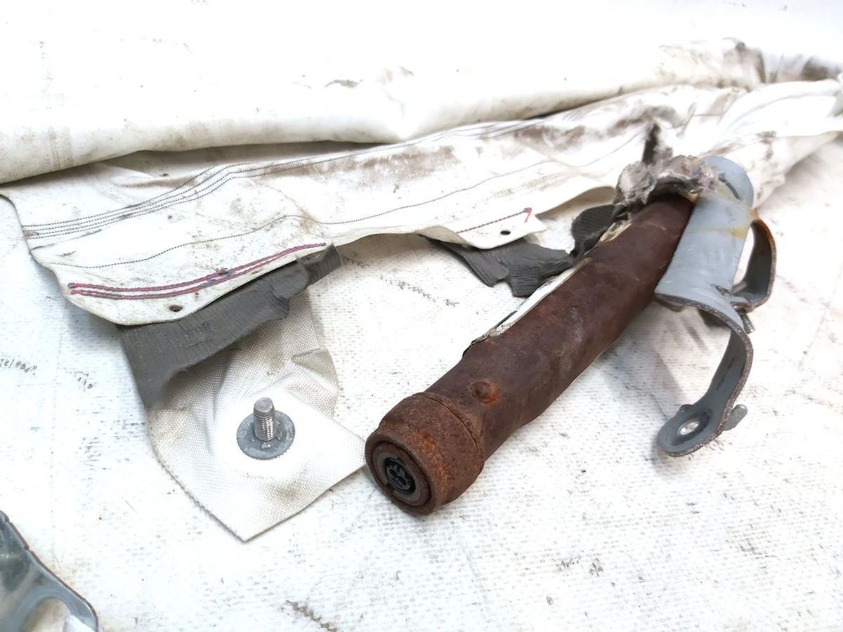 1 Подушка безпеки бічна ліва (шторка) з пошкодженням Tesla model 3 1077827-00-E