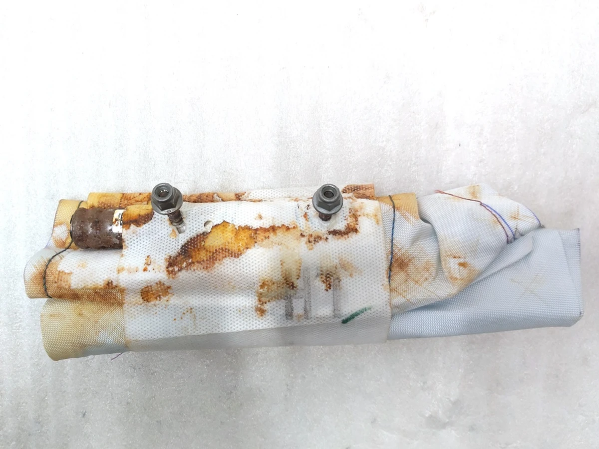 Подушка безопасности водительского сиденья со следами коррозии Tesla model 3 7654322-01-B