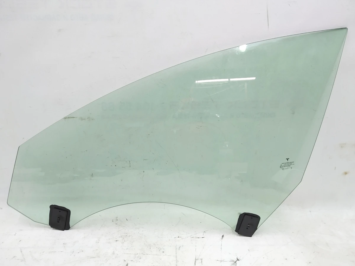 1 Скло дверей передньої лівої подвійне в зборі з кронштейнами кріплення Tesla model 3 1077900-99-A